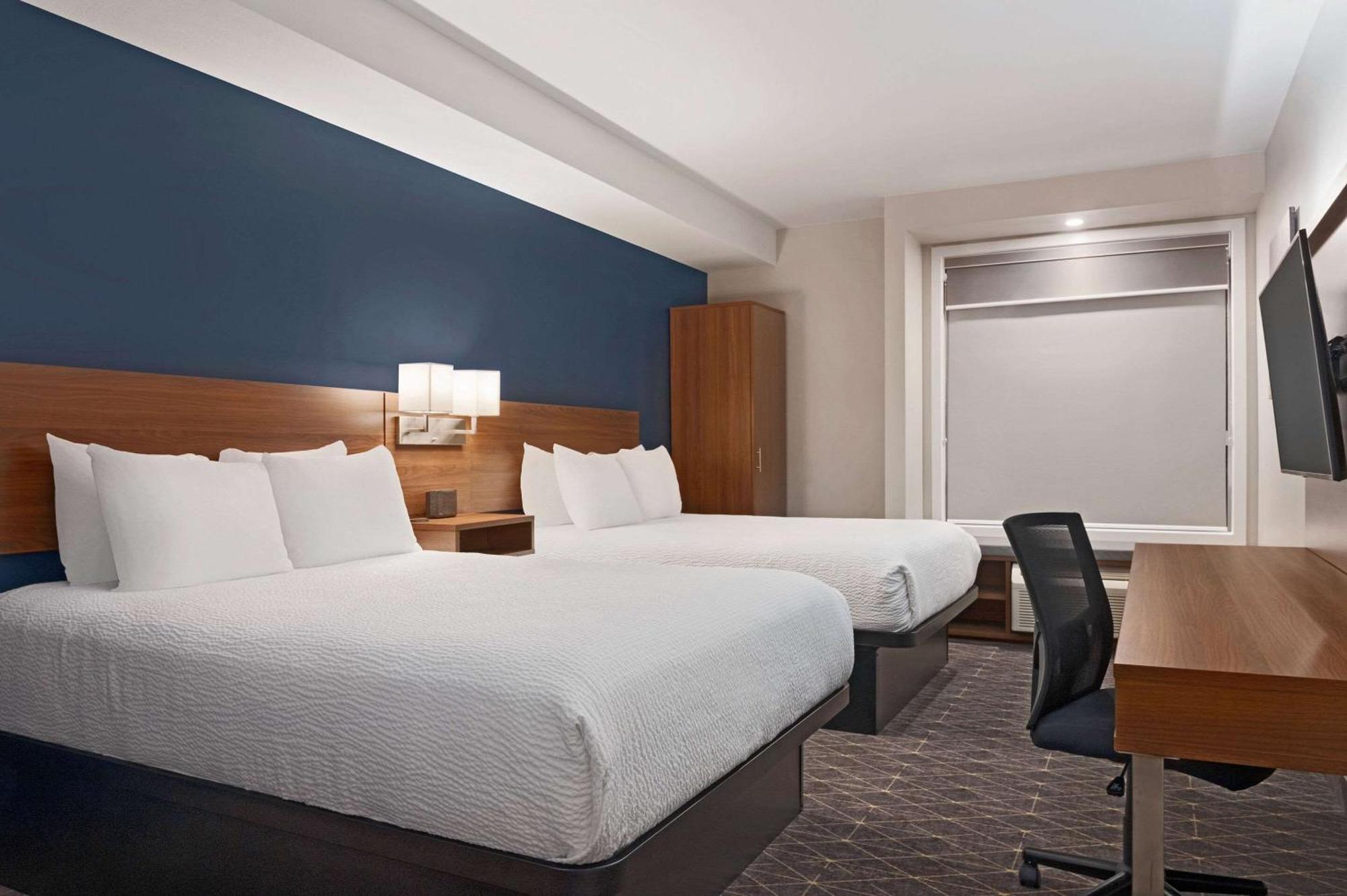 Park Inn By Radisson, Келоуна Екстер'єр фото