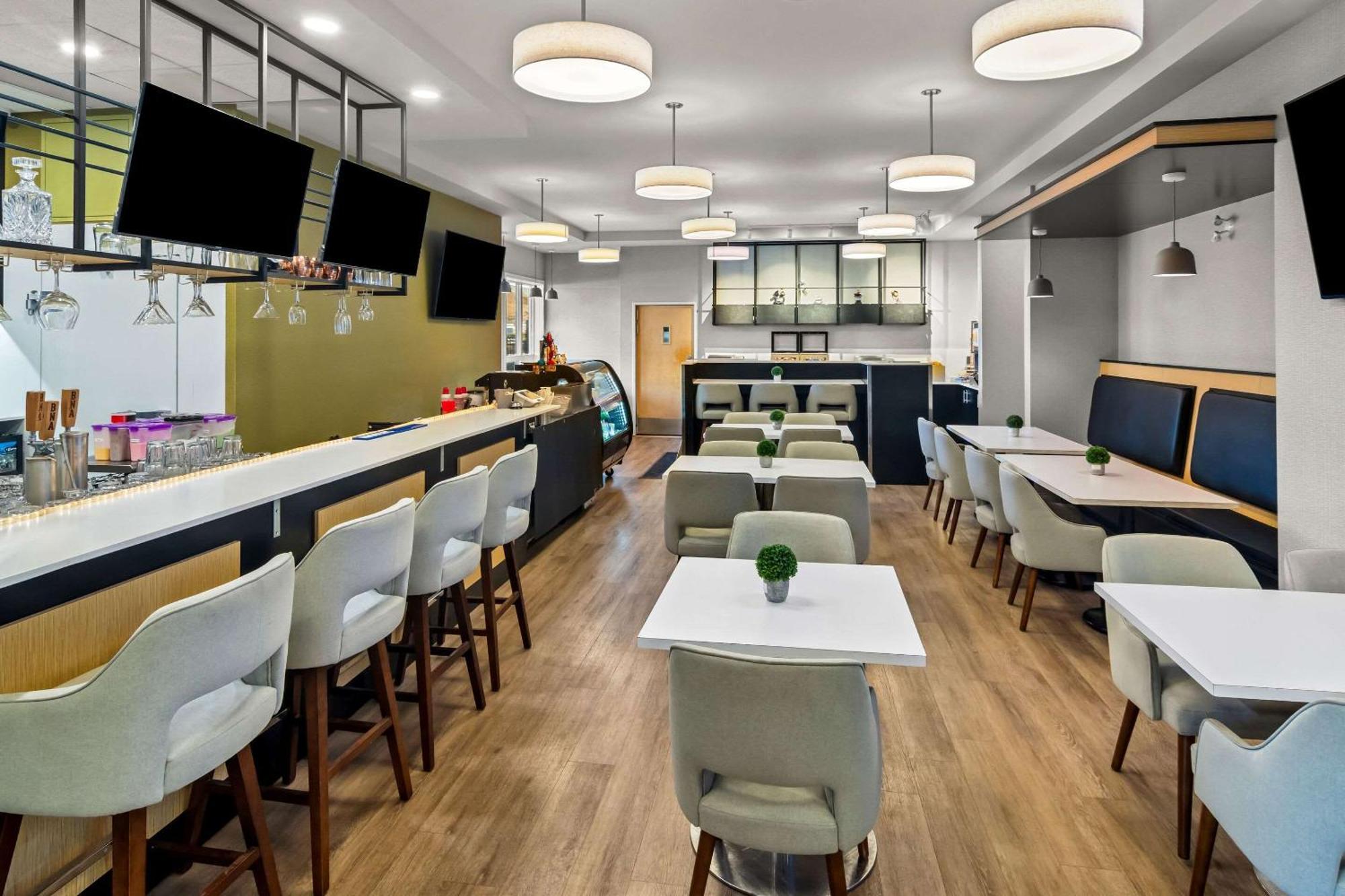 Park Inn By Radisson, Келоуна Екстер'єр фото