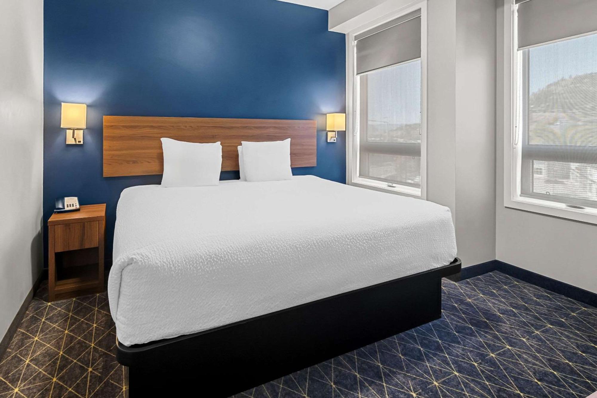 Park Inn By Radisson, Келоуна Екстер'єр фото